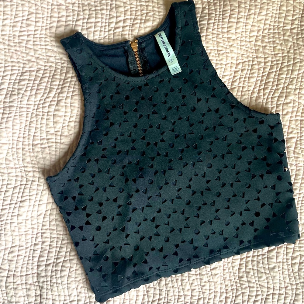 Moto Cut Out Crop Top 🖤